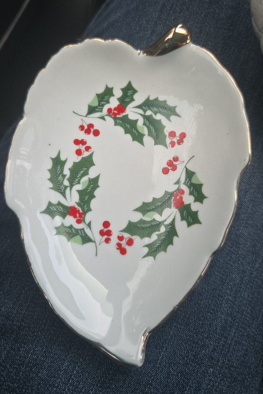 Holly Leaf Trinket Dish Christmas Decor Gold Trim Ceramic Holiday Accent